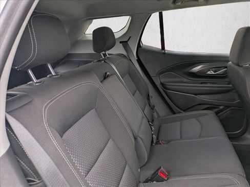 Used 2022 GMC Terrain SLE w/ Driver Convenience Package FWD image 17
