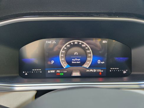 New 2025 Volkswagen Taos SE AWD/4WD image 11