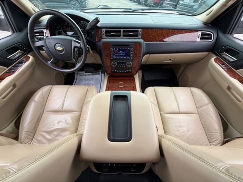 Used 2008 Chevrolet Tahoe LTZ w/ LTZ Preferred Equipment Group AWD/4WD image 18