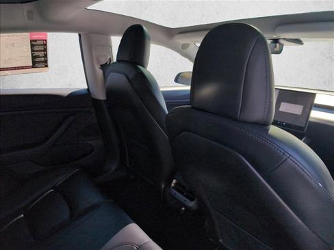 Used 2020 Tesla Model 3 Long Range image 19