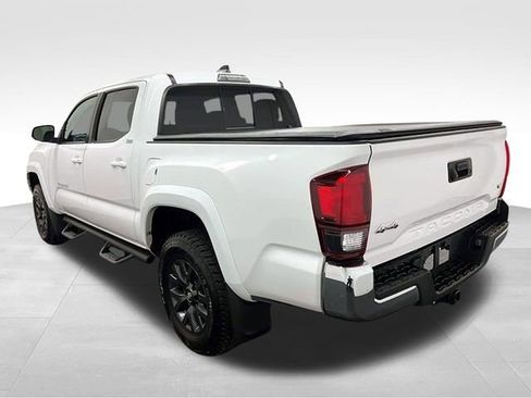 Used 2022 Toyota Tacoma SR5 AWD/4WD image 7