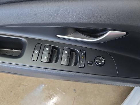 Used 2025 Hyundai Elantra Hybrid FWD image 28