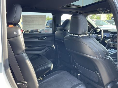 New 2025 Jeep Grand Cherokee L Altitude image 22