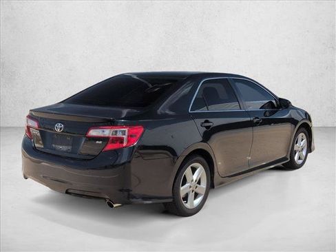 Used 2012 Toyota Camry SE FWD image 5