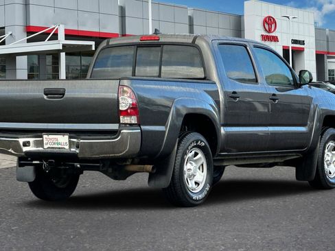 Used 2014 Toyota Tacoma PreRunner w/ SR5 Package image 4
