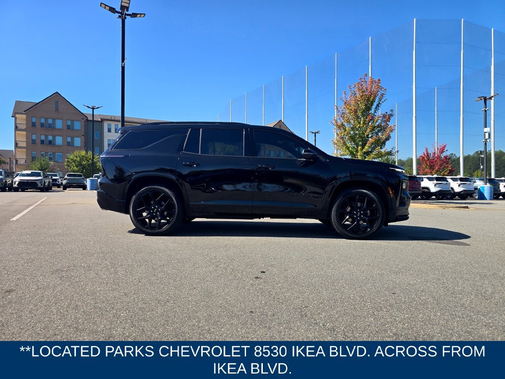 Used 2024 Chevrolet Traverse RS FWD image 2