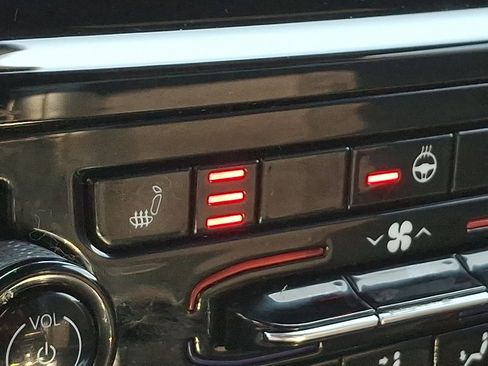 Used 2023 Jeep Grand Cherokee L Laredo image 26