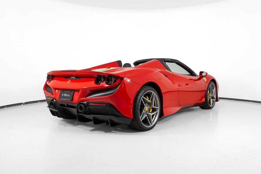 Used 2022 Ferrari F8 Tributo RWD image 8