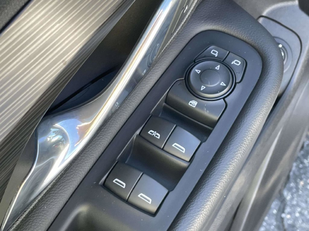 Used 2023 GMC Terrain SLE w/ Driver Convenience Package FWD image 21