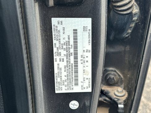 Used 2017 Ford F250 Lariat w/ Lariat Ultimate Package AWD/4WD image 28