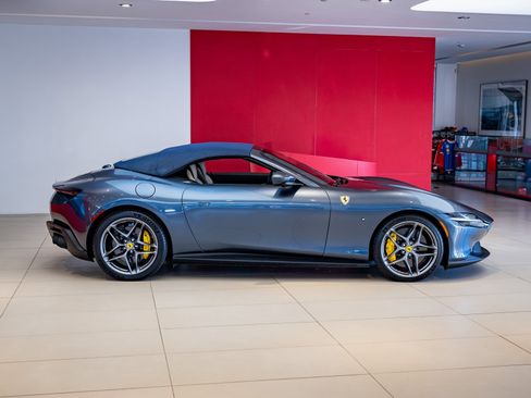 Used 2024 Ferrari Roma Spider image 36