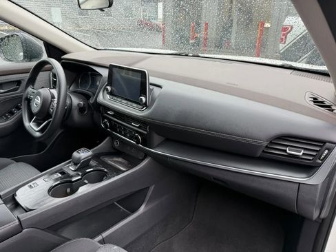 Used 2021 Nissan Rogue S FWD image 13