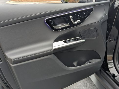 Used 2025 Mercedes-Benz GLC 300 image 14