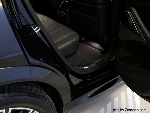 Certified 2025 BMW X6 xDrive40i w/ Climate Comfort Package image 34