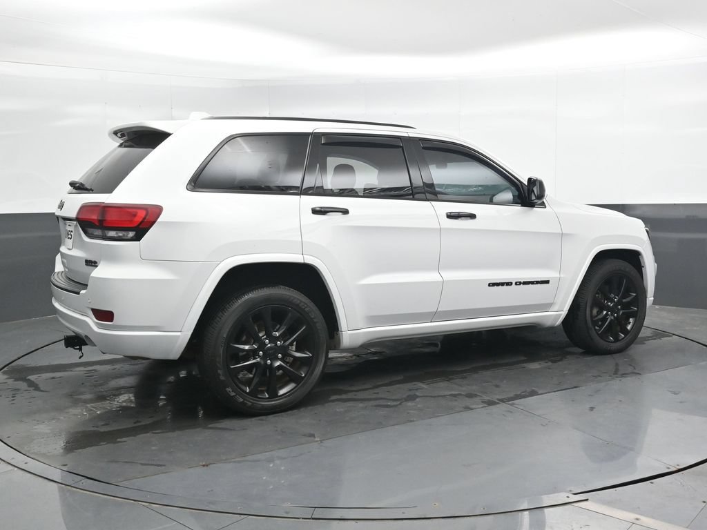 Used 2021 Jeep Grand Cherokee Laredo X AWD/4WD image 2