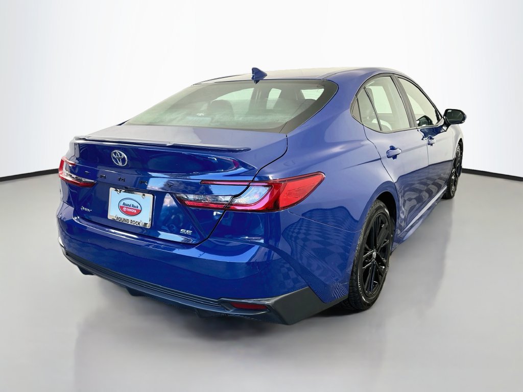 Used 2025 Toyota Camry SE FWD image 5