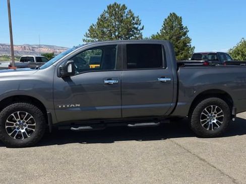 Used 2021 Nissan Titan SV w/ SV Convenience Package AWD/4WD image 6