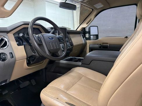 Used 2016 Ford F250 Lariat w/ Lariat Interior Package AWD/4WD image 4