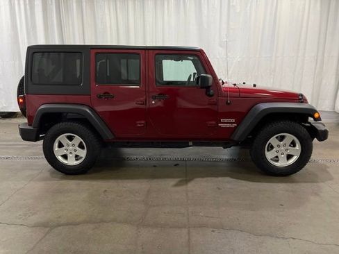 Used 2012 Jeep Wrangler Unlimited Sport AWD/4WD image 3