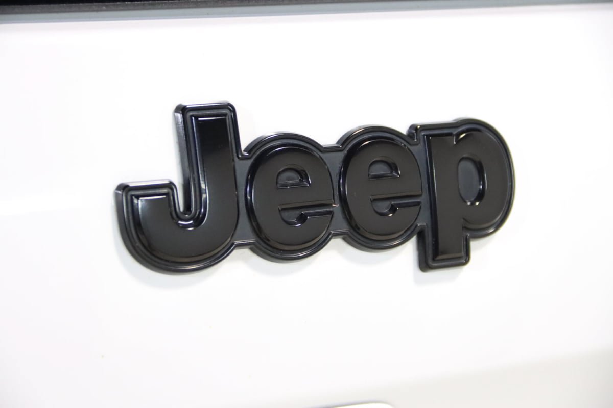 Used 2017 Jeep Cherokee High Altitude AWD/4WD image 13
