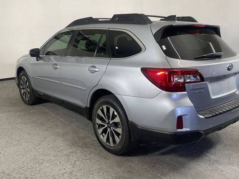 Used 2017 Subaru Outback 2.5i Limited AWD/4WD image 5