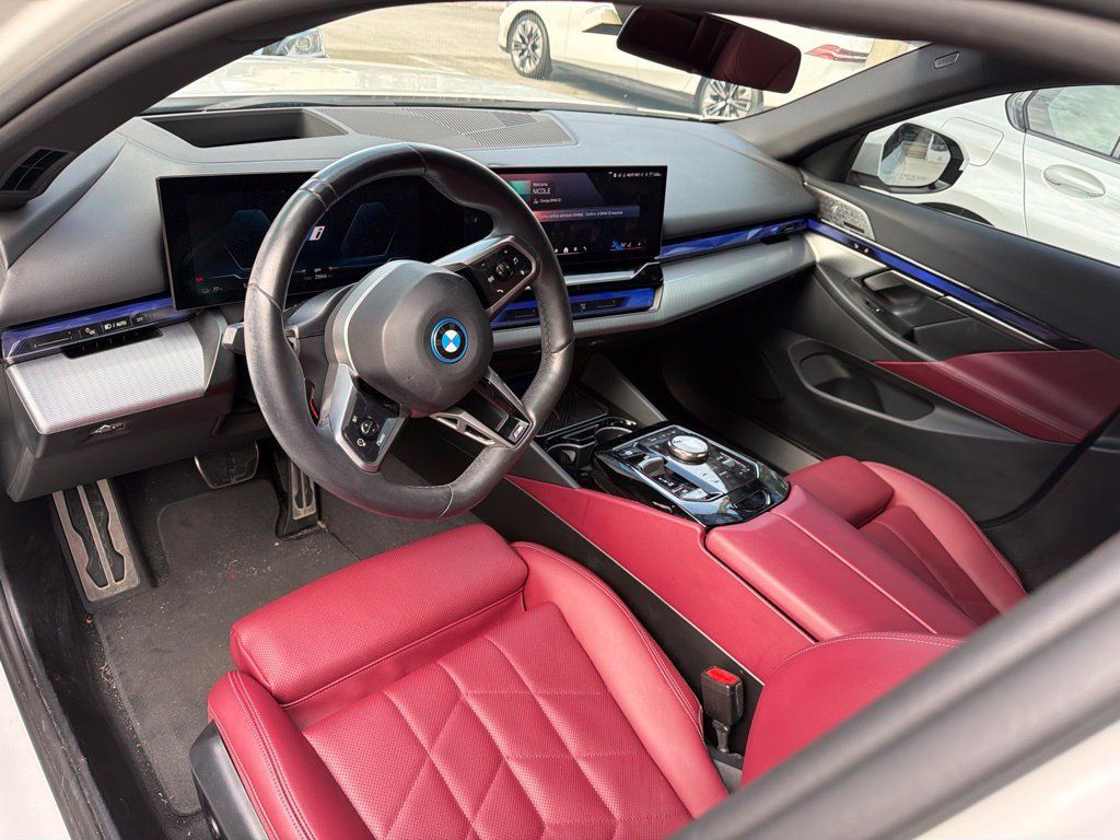 Used 2024 BMW i5 eDrive40i w/ M Sport Package RWD image 2
