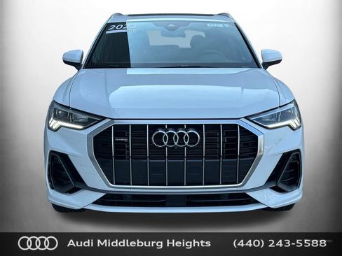 Used 2023 Audi Q3 2.0T Premium Plus w/ Premium Plus Package AWD/4WD image 2
