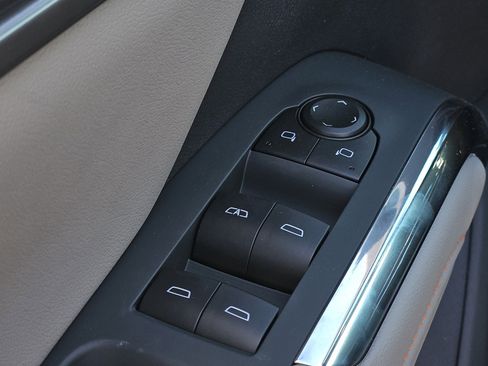 New 2026 Chevrolet Traverse LT image 13