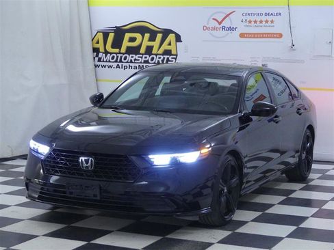 Used 2024 Honda Accord Sport image 4