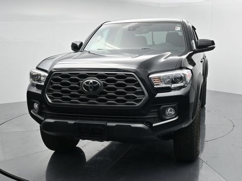 Used 2022 Toyota Tacoma TRD Off-Road w/ Technology Package AWD/4WD image 3