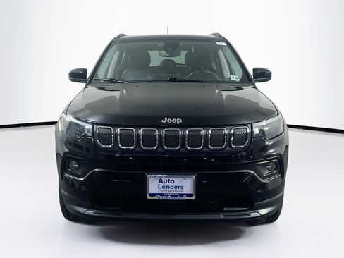 Used 2022 Jeep Compass Latitude w/ Sun and Sound Group AWD/4WD image 2