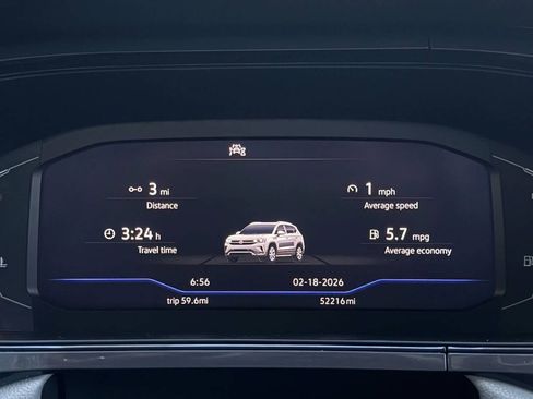 Used 2022 Volkswagen Taos SEL w/ Panoramic Sunroof Package image 7