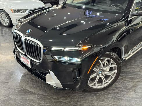 Used 2023 BMW X7 xDrive40i w/ Premium Package AWD/4WD image 3