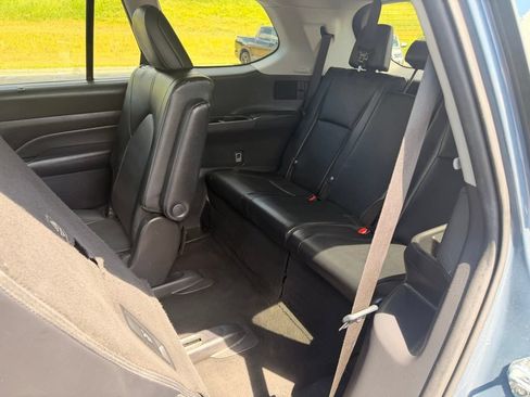 Used 2025 Toyota Grand Highlander AWD image 37