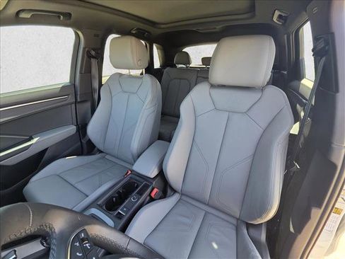 Certified 2025 Audi Q3 2.0T Premium w/ Convenience Package image 14