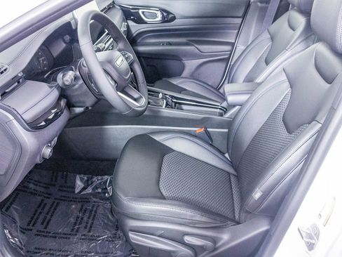 New 2026 Jeep Compass Latitude image 15