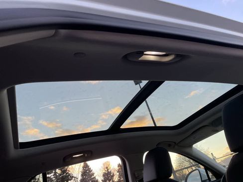 Used 2023 Buick Envision Avenir image 21