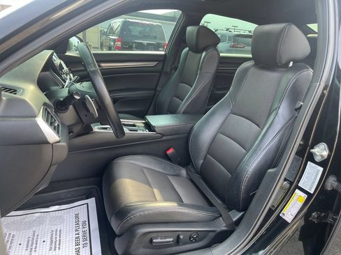 Used 2018 Honda Accord Sport image 13