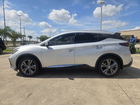 Used 2020 Nissan Murano Platinum w/ Cargo Package FWD image 3