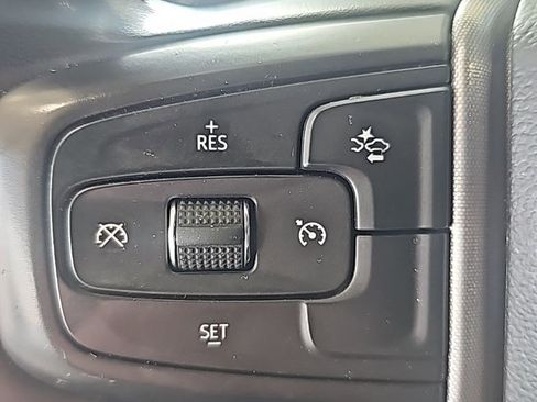 Used 2023 GMC Yukon XL SLT image 5