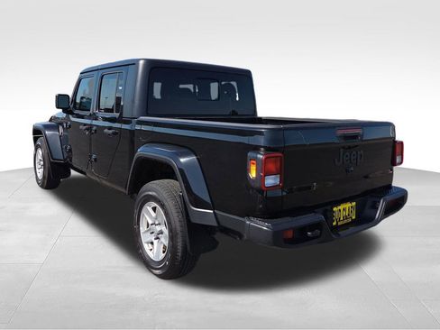 Used 2021 Jeep Gladiator Sport w/ Technology Group AWD/4WD image 6