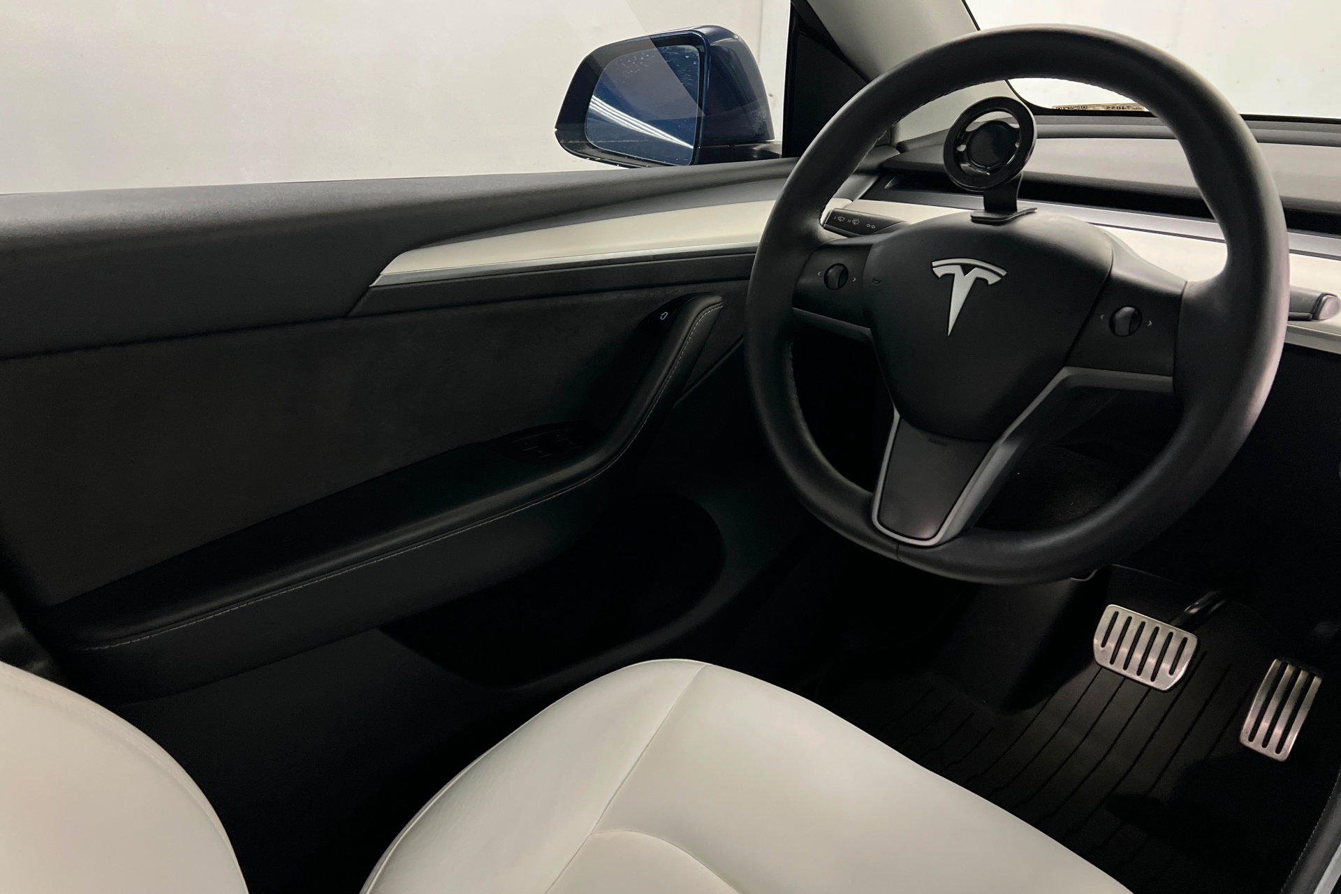 Used 2023 Tesla Model Y Performance AWD/4WD image 12
