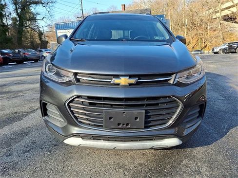 Used 2017 Chevrolet Trax LT w/ LT Convenience Package image 3