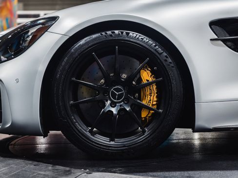 Used 2018 Mercedes-Benz AMG GT R image 10