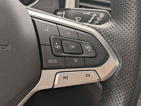 Used 2021 Volkswagen Atlas Cross Sport SE w/ Panoramic Sunroof Package image 23