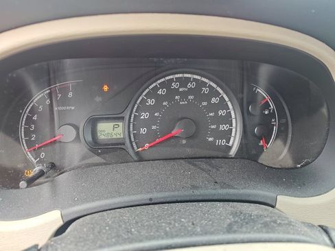 Used 2012 Toyota Sienna LE w/ Towing Pkg FWD image 9