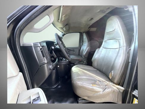 Used 2016 GMC Savana 3500 Extended RWD image 8