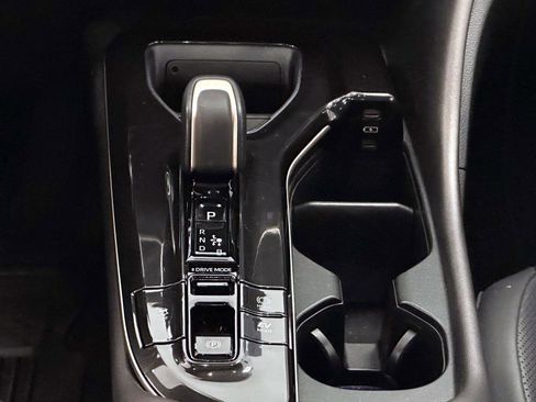 Used 2025 Toyota Crown AWD/4WD image 21