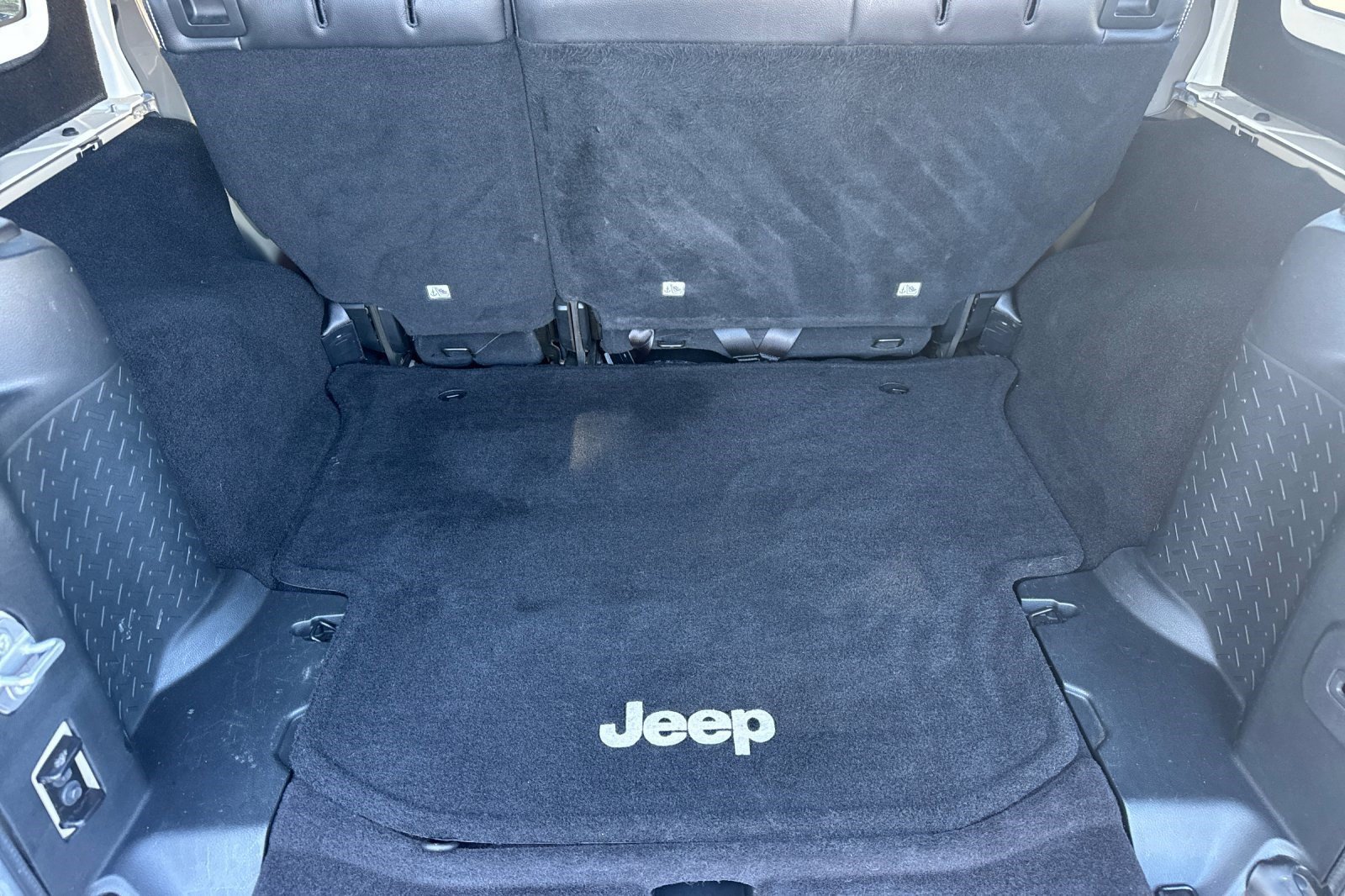 Used 2017 Jeep Wrangler Unlimited Sport AWD/4WD image 21