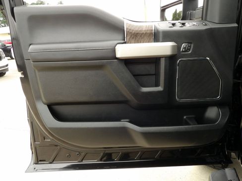 Used 2019 Ford F250 Lariat w/ Lariat Ultimate Package image 9